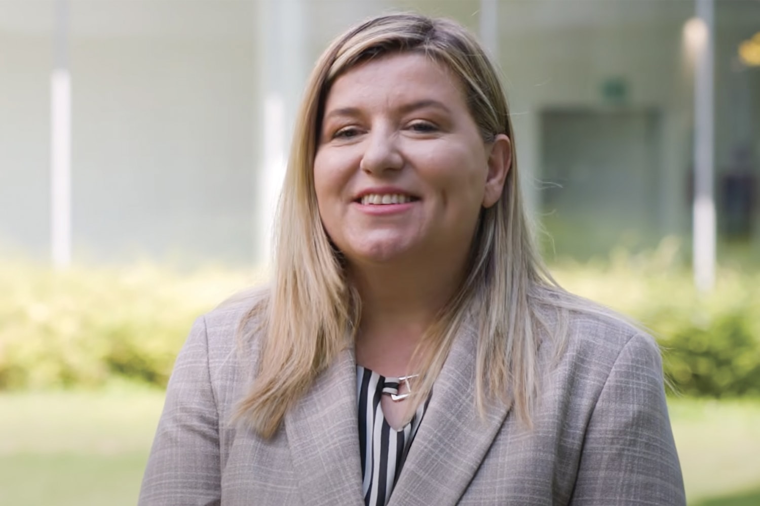 video elisa duro